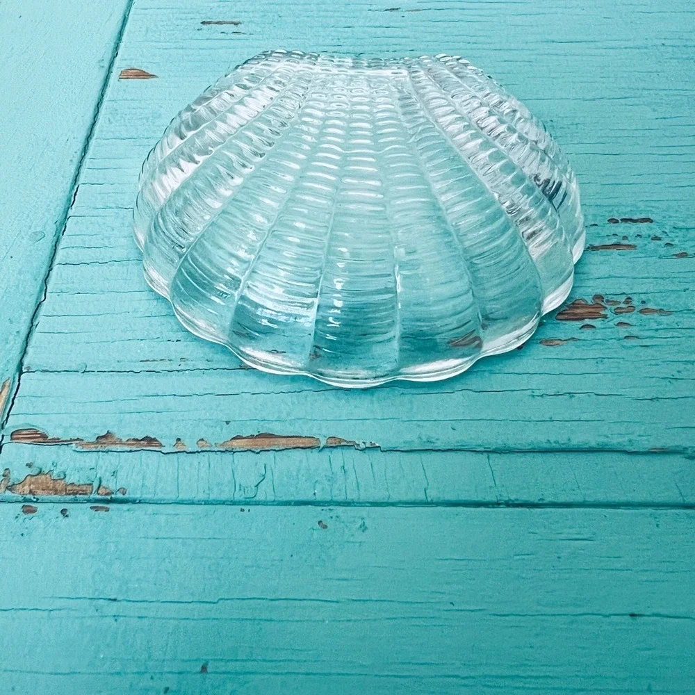 N/A clam shell